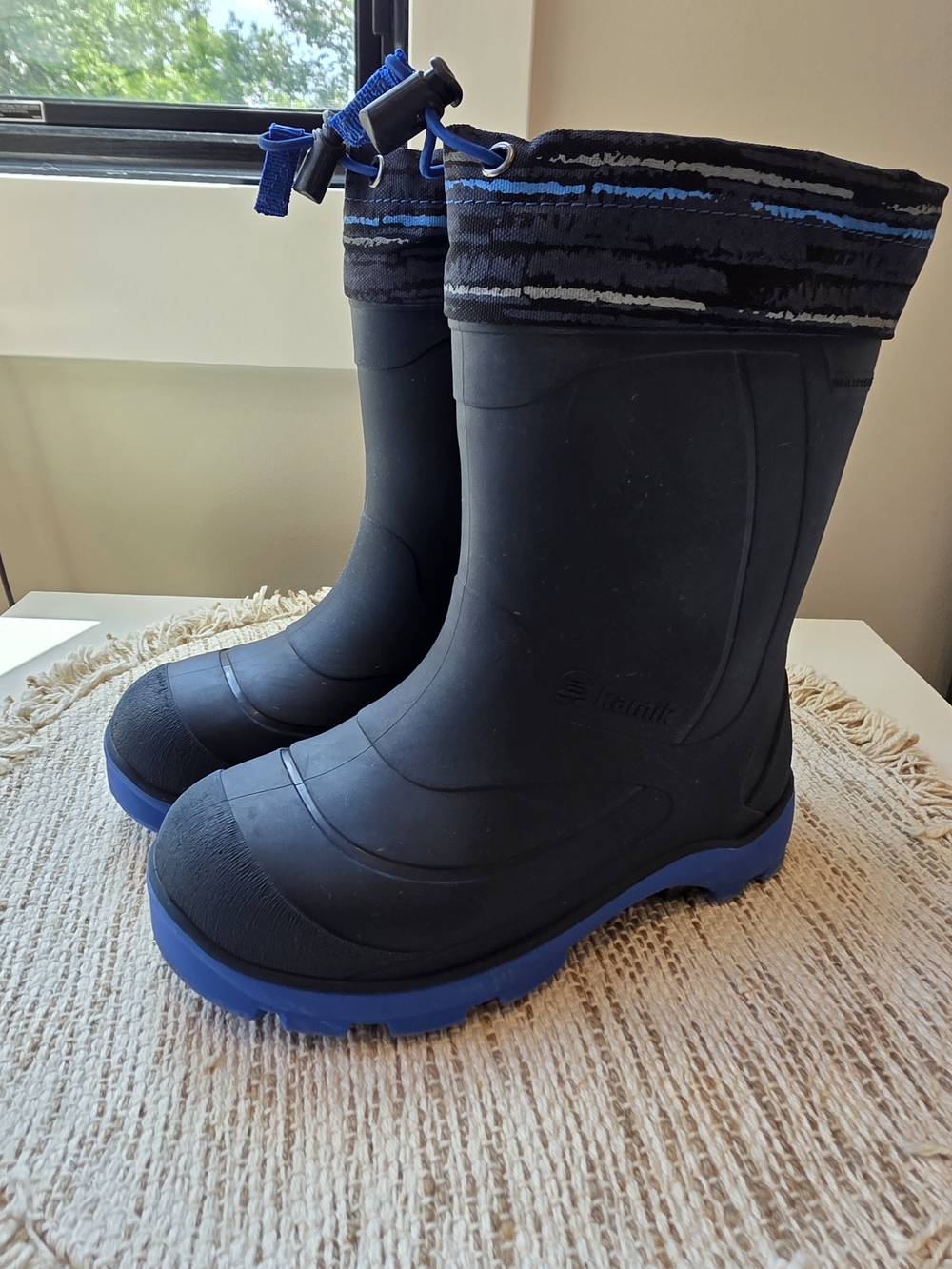 Kamik Kids Boys Girls Youth Size 2Y Black Rain & Snow Boots with Blue Sole